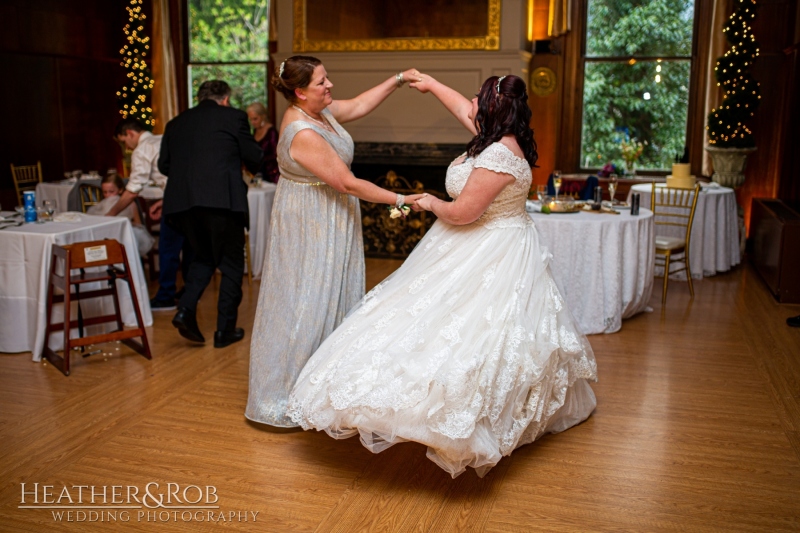 Beth-and-Ben-Wedding-Overhills-Mansion-Sneak-Peek-183