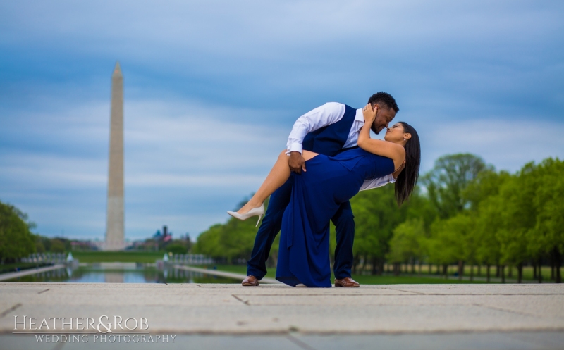 Michelle & Drew's sunrise engagement session on the National Mall