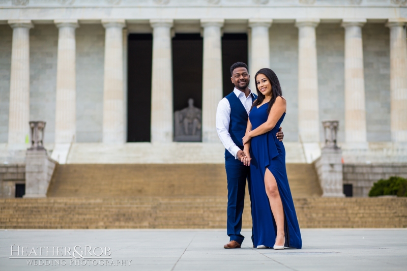 Michelle & Drew's sunrise engagement session on the National Mall