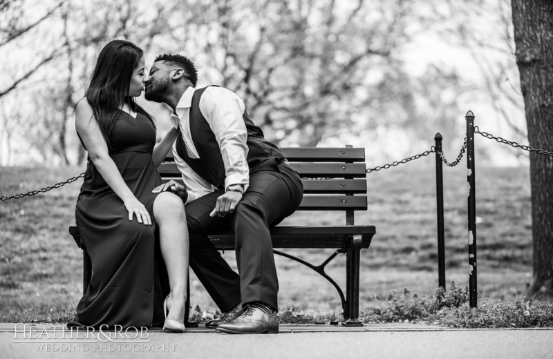 Michelle & Drew's sunrise engagement session on the National Mall