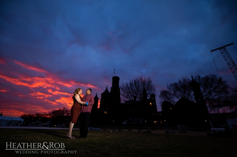 Frederica & Jorge's sunrise engagement session on the National Mall