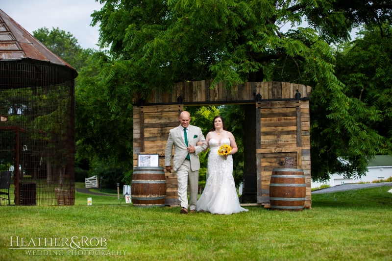 Laura-Nick-Wedding-Sneak-Peek-Crown-Rose-Estate-Knoxville-Maryland-136