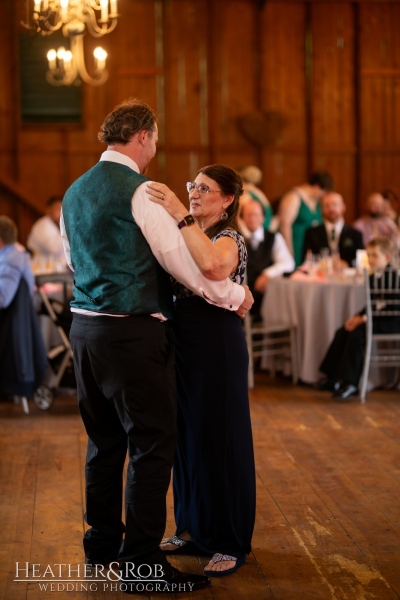 Laura-Nick-Wedding-Sneak-Peek-Crown-Rose-Estate-Knoxville-Maryland-173