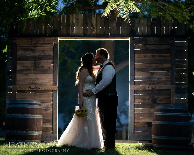 Laura-Nick-Wedding-Sneak-Peek-Crown-Rose-Estate-Knoxville-Maryland-188