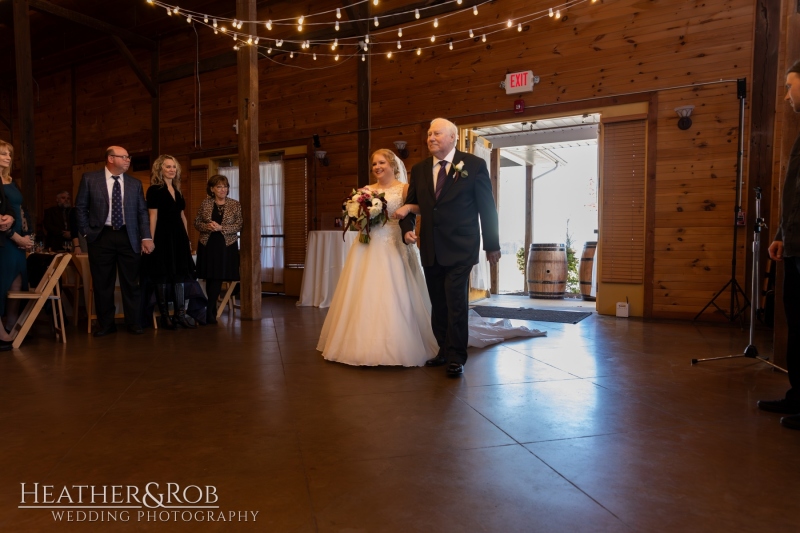 Laura-Scott-Wedding-Linganore-Wine-Cellars-118