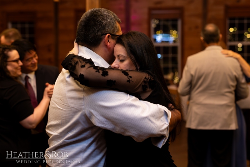 Laura-Scott-Wedding-Linganore-Wine-Cellars-174