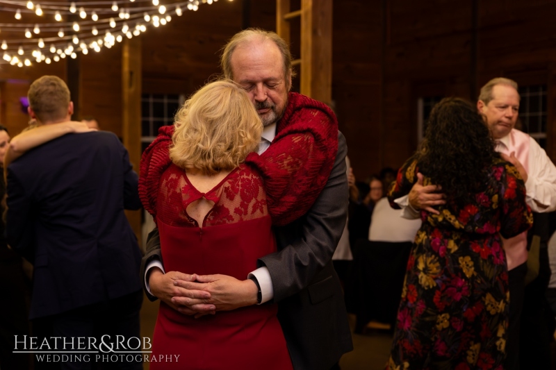 Laura-Scott-Wedding-Linganore-Wine-Cellars-179