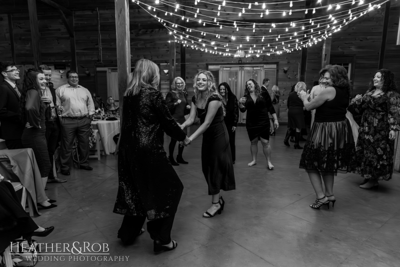 Laura-Scott-Wedding-Linganore-Wine-Cellars-184