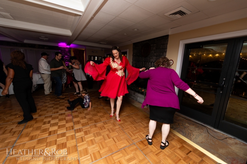 Lynn-Michael-Wedding-Sneak-Peek-Bavarian-Inn-Shepherdstown-West-Virginia-161