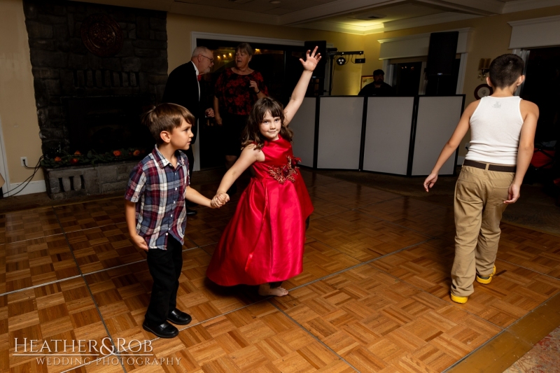 Lynn-Michael-Wedding-Sneak-Peek-Bavarian-Inn-Shepherdstown-West-Virginia-174