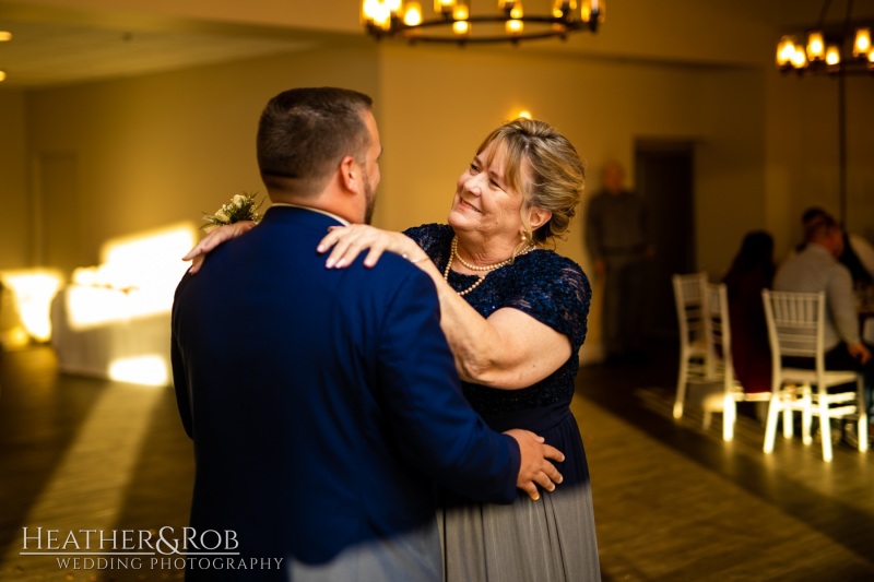 Shannon-Chris-Hunt-Valley-Country-Club-Wedding-159