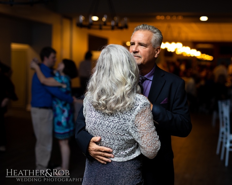 Shannon-Chris-Hunt-Valley-Country-Club-Wedding-176