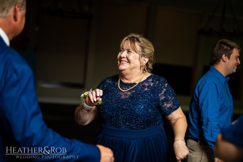 Shannon-Chris-Hunt-Valley-Country-Club-Wedding-179