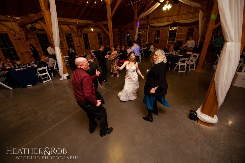 Tammy-Dan-Wedding-Pond-View-Farm-Heather-Rob-Wedding-Photography-140