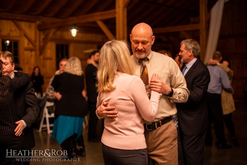 Tammy-Dan-Wedding-Pond-View-Farm-Heather-Rob-Wedding-Photography-149